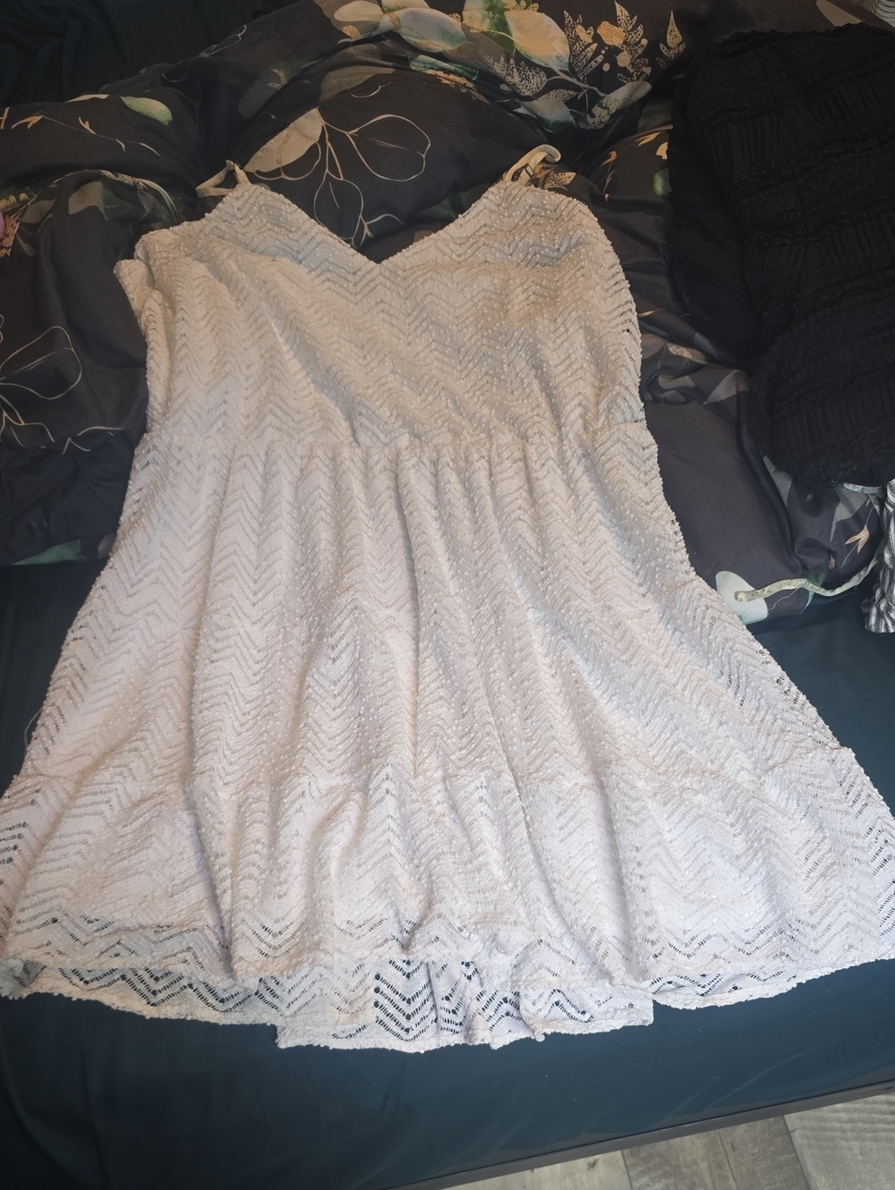 Lace-Trim White Mini Dress with V-Neck